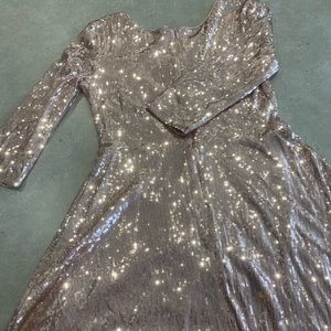 PINK AND HOLD SEQUIN DRESS. SIZE LARGE.